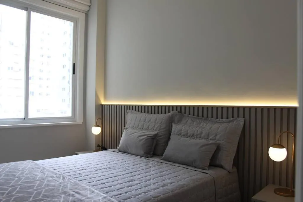 Lindo apartamento em ponto nobre de Ipanema-1